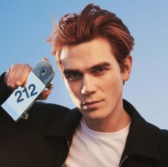 Carolina Herrera 212 Heroes Forever Young edt 90 ml Erkek Parfüm
